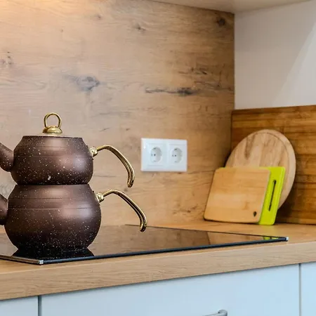 Free Parking I 2 Bedroom Kitchen & Terrace Apartmán Sankt Poelten